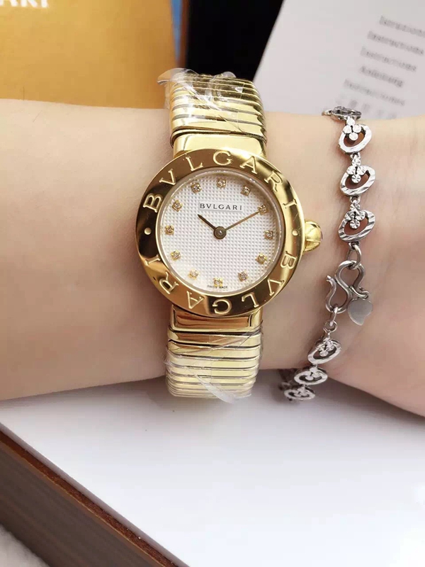 ブルガリ時計正面デザイン